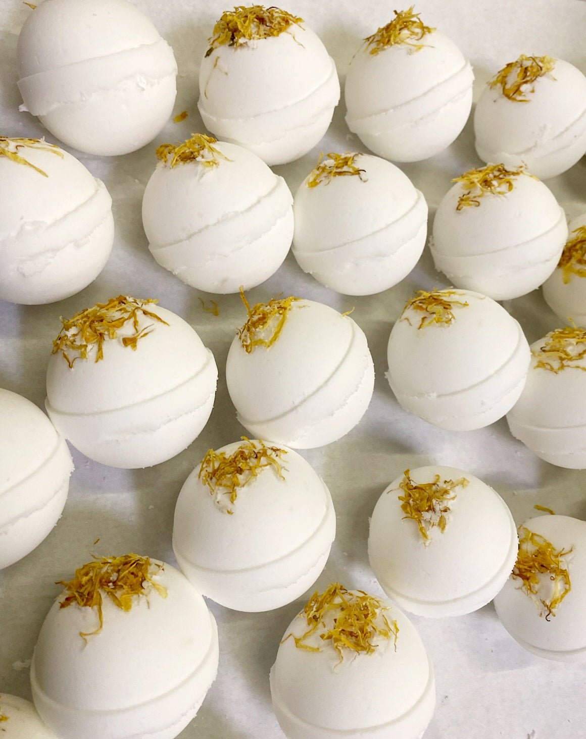 Monio de Tahiti - All Natural Bath Bomb 4.5 oz